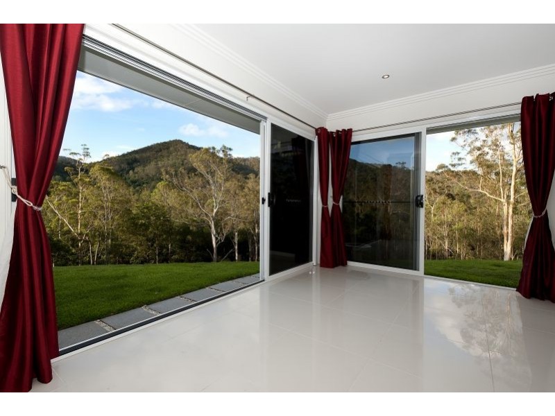 85 Glenhaven Cl, Cedar Creek QLD 4520
