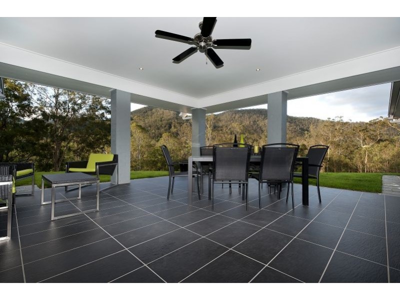 85 Glenhaven Cl, Cedar Creek QLD 4520