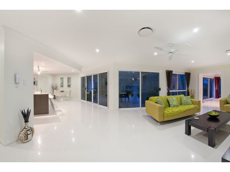85 Glenhaven Cl, Cedar Creek QLD 4520