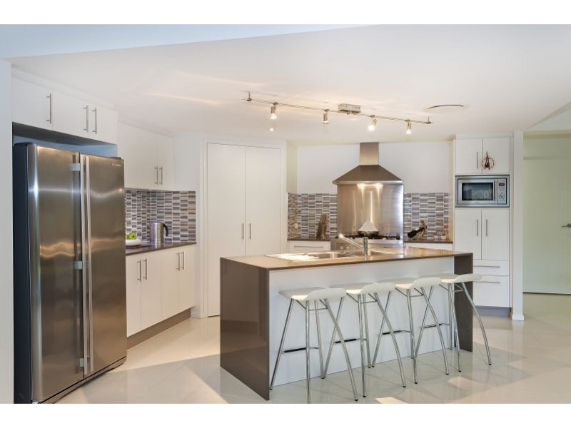 85 Glenhaven Cl, Cedar Creek QLD 4520