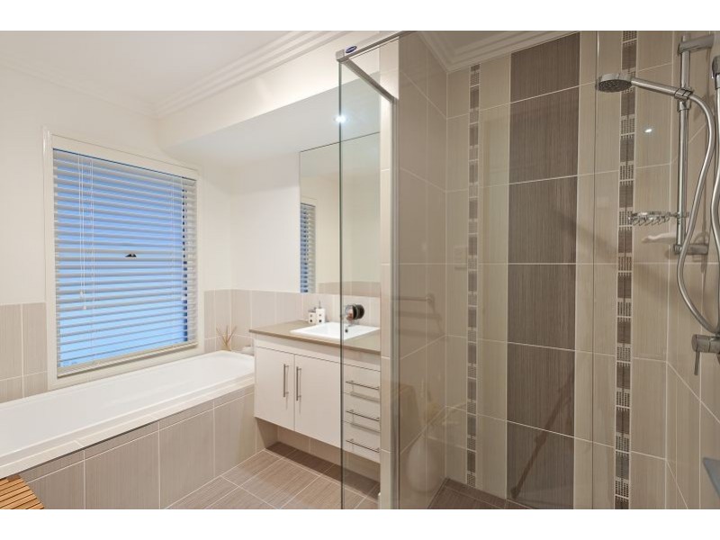 85 Glenhaven Cl, Cedar Creek QLD 4520