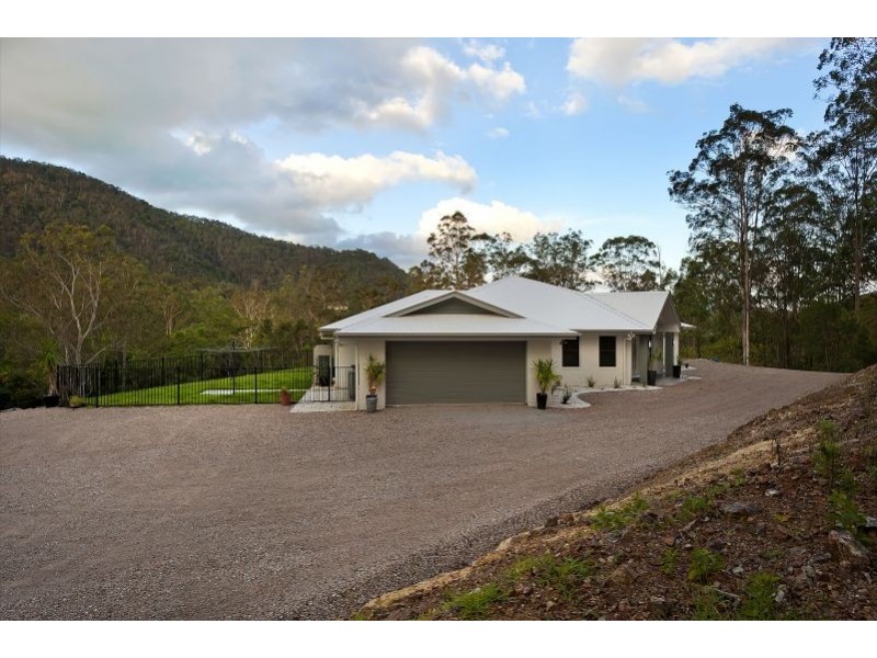 85 Glenhaven Cl, Cedar Creek QLD 4520