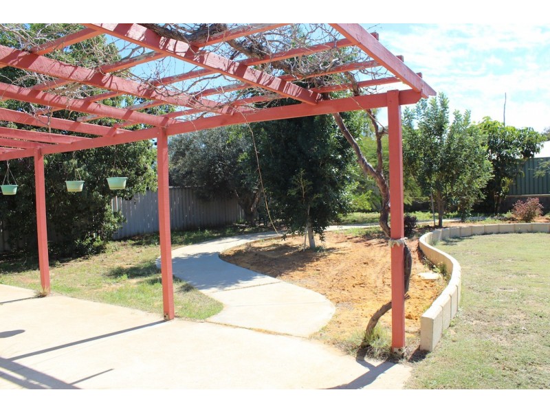 10 Willow Court, Strathalbyn WA 6530