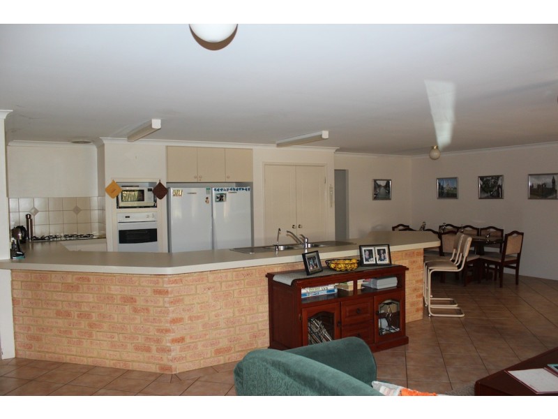 10 Willow Court, Strathalbyn WA 6530