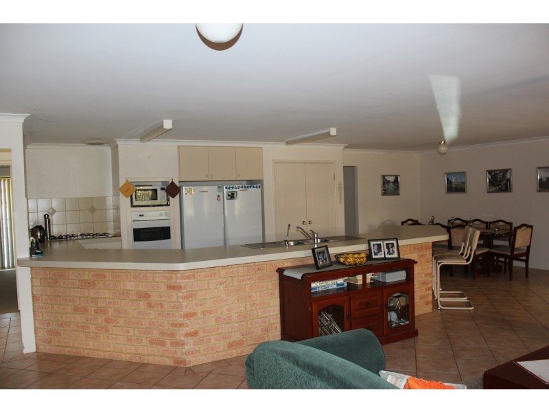 10 Willow Court, Strathalbyn WA 6530