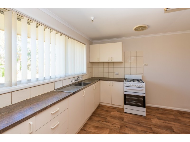 18 Adelaide Street, Waggrakine WA 6530