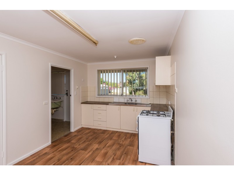 18 Adelaide Street, Waggrakine WA 6530