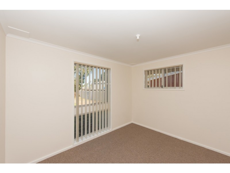 18 Adelaide Street, Waggrakine WA 6530