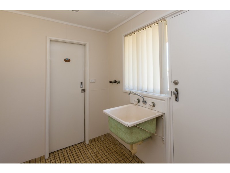 18 Adelaide Street, Waggrakine WA 6530