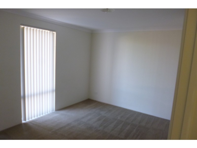 4 Derna Parade, Wandina WA 6530