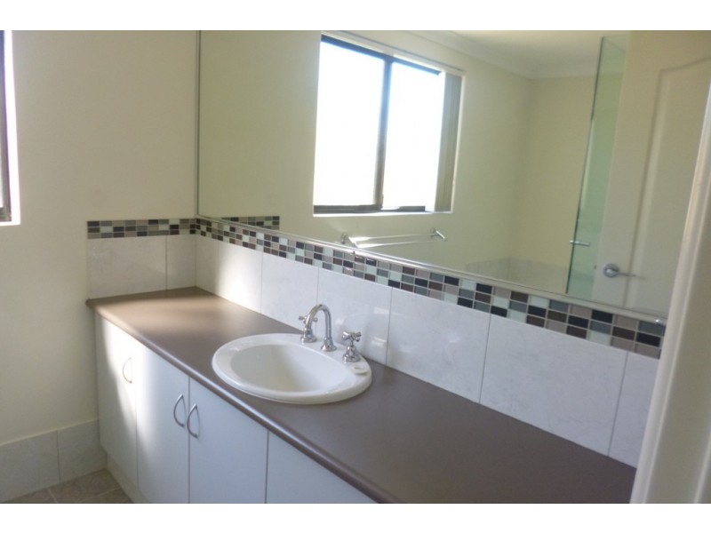 4 Derna Parade, Wandina WA 6530