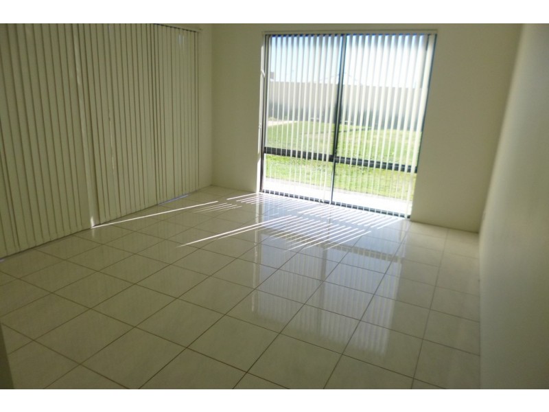 4 Derna Parade, Wandina WA 6530