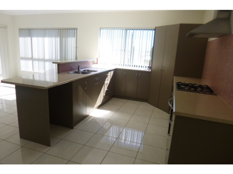 4 Derna Parade, Wandina WA 6530