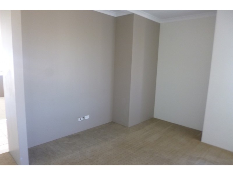 4 Derna Parade, Wandina WA 6530