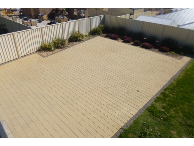 4 Derna Parade, Wandina WA 6530