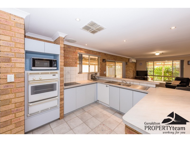 30 Hillview Drive, Drummond Cove WA 6532