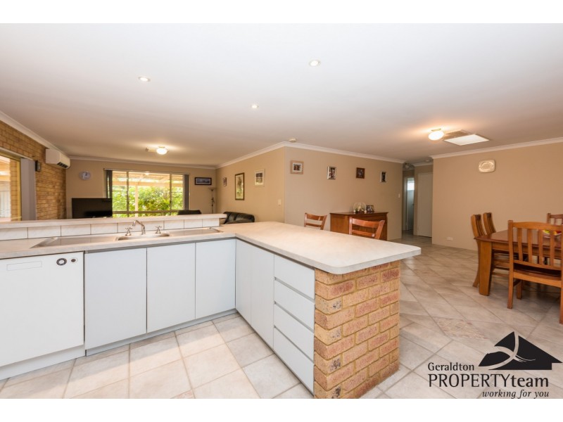 30 Hillview Drive, Drummond Cove WA 6532