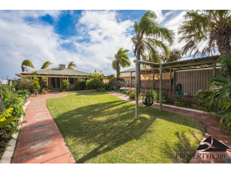 30 Hillview Drive, Drummond Cove WA 6532