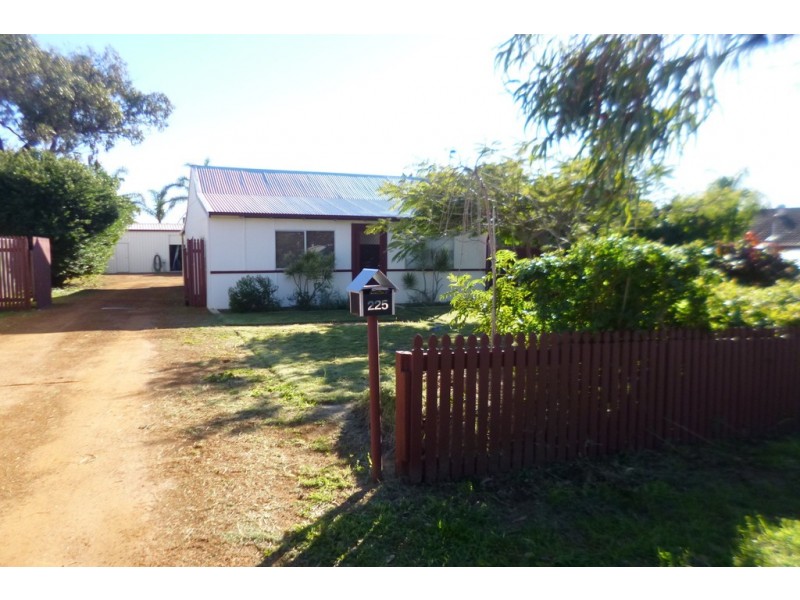 225 Sixth Street, Wonthella WA 6530