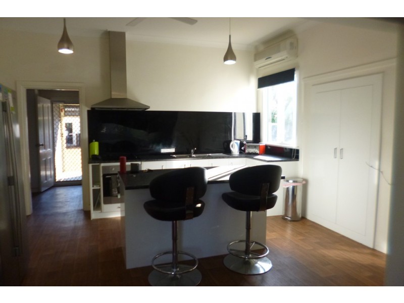 225 Sixth Street, Wonthella WA 6530