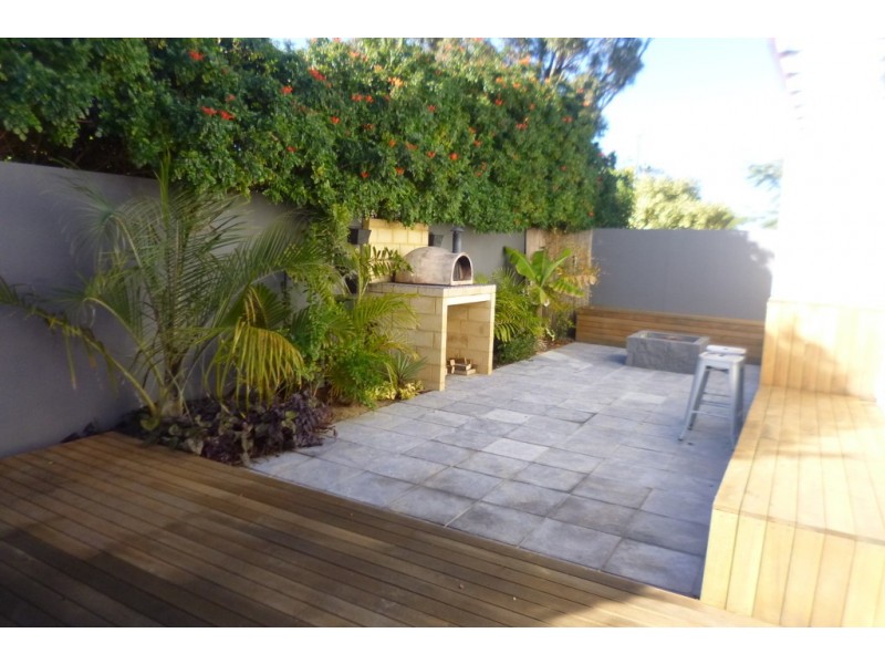 225 Sixth Street, Wonthella WA 6530