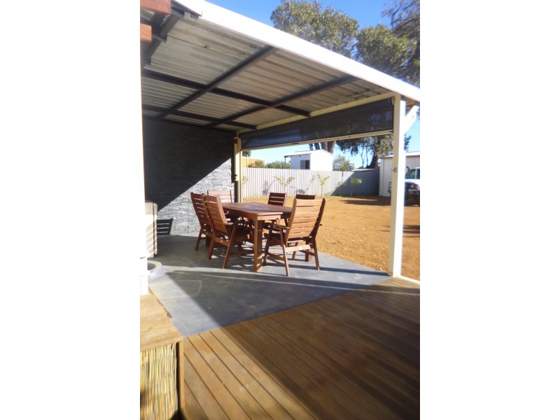 225 Sixth Street, Wonthella WA 6530