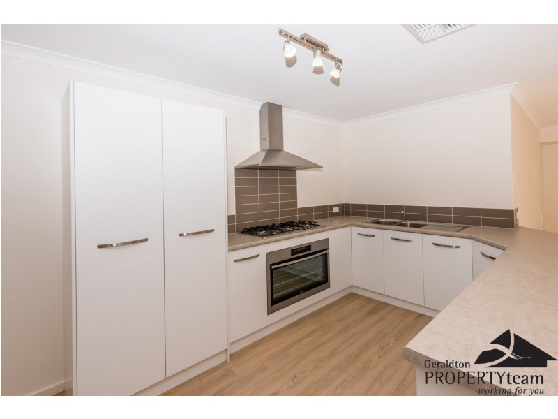 7/27 Stroud Street, Beachlands WA 6530