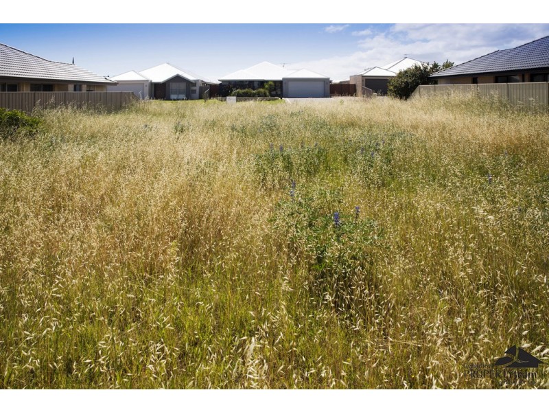 18 Topsail Street, Drummond Cove WA 6532