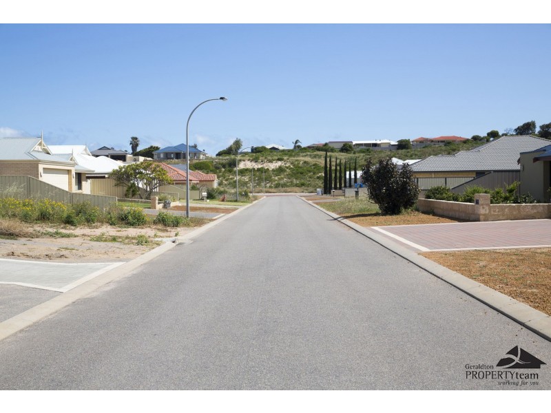 18 Topsail Street, Drummond Cove WA 6532