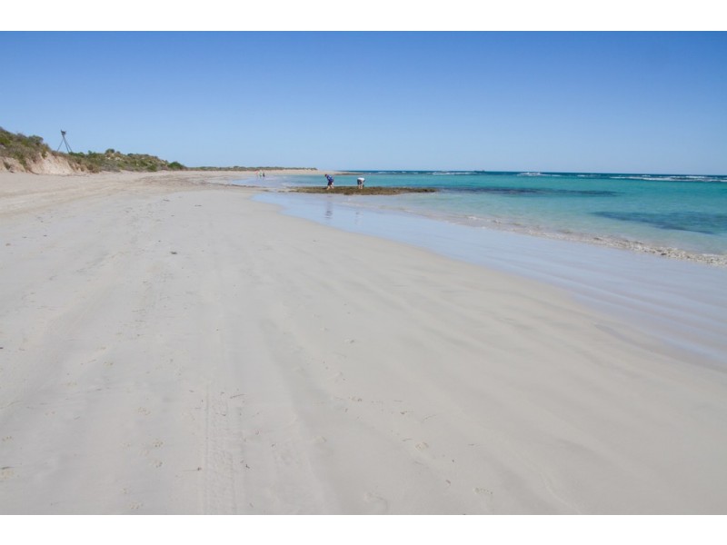 18 Topsail Street, Drummond Cove WA 6532