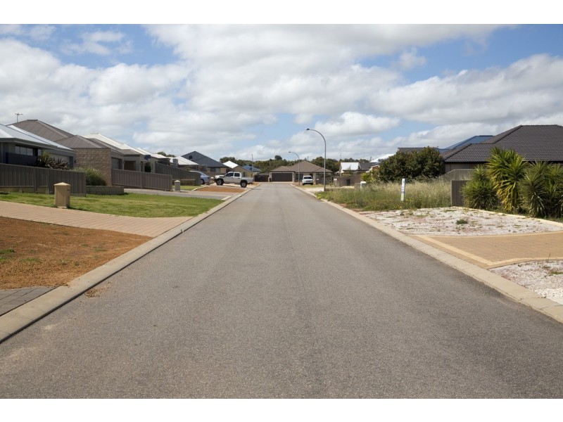 18 Topsail Street, Drummond Cove WA 6532