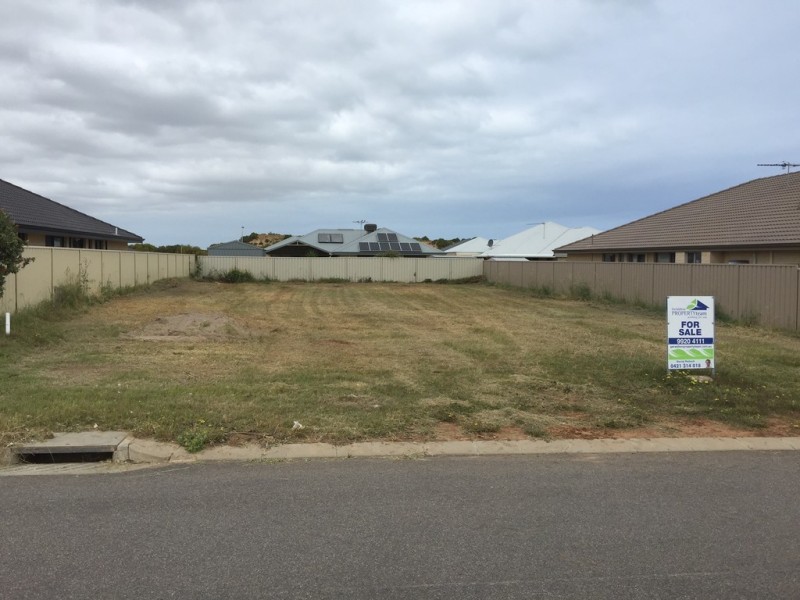 18 Topsail Street, Drummond Cove WA 6532