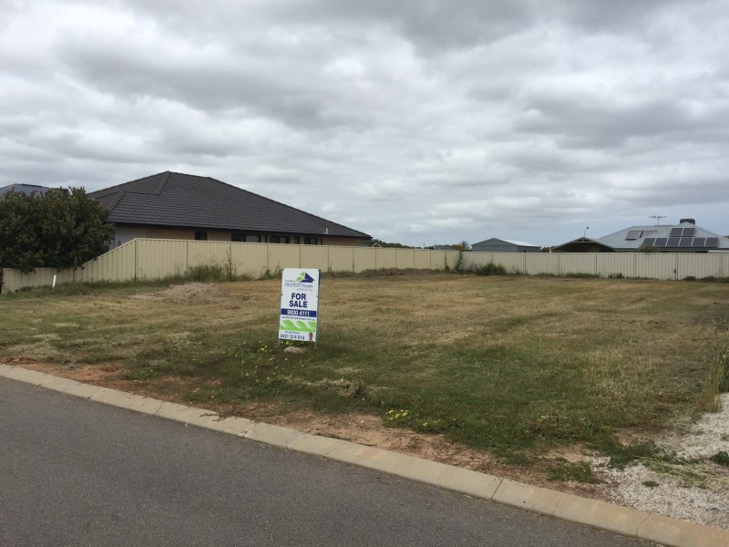 18 Topsail Street, Drummond Cove WA 6532