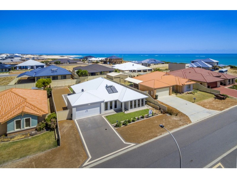 15 Flavio Crescent, Wandina WA 6530