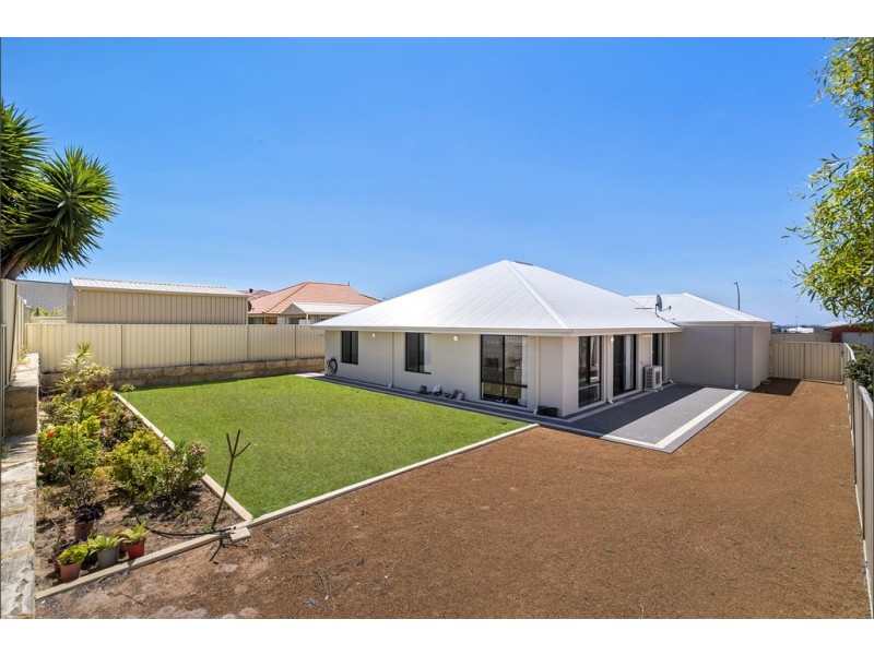 15 Flavio Crescent, Wandina WA 6530