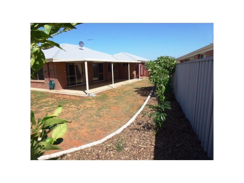 4 Fong Cove, Mount Tarcoola WA 6530