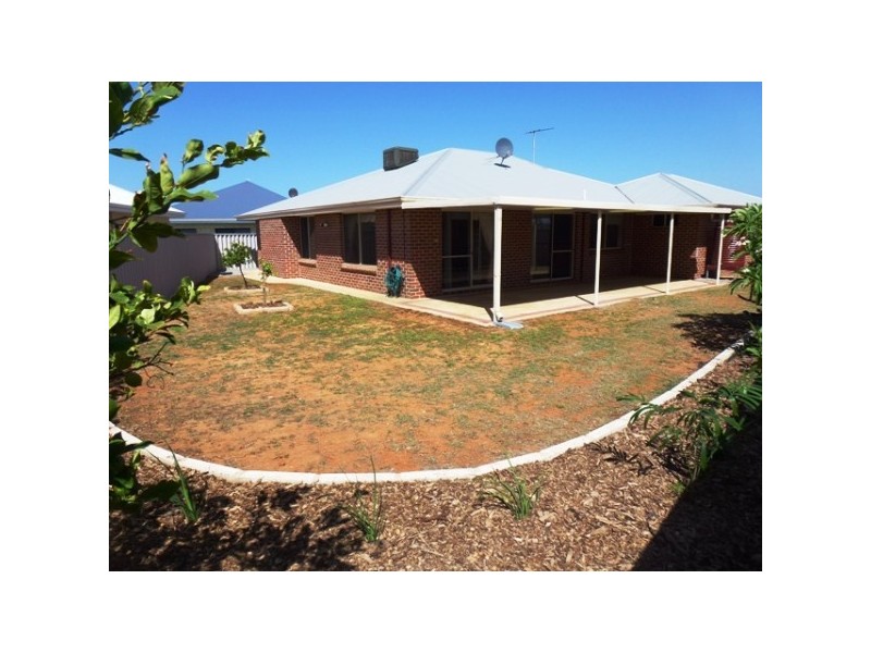 4 Fong Cove, Mount Tarcoola WA 6530