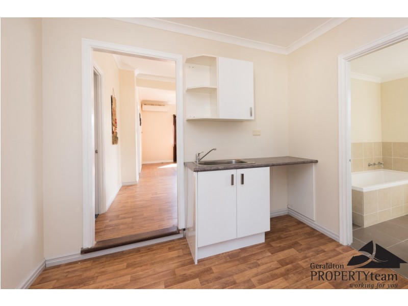 30 Whitfield Street, Beachlands WA 6530