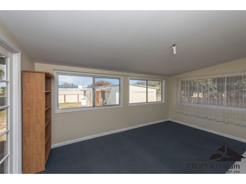 30 Whitfield Street, Beachlands WA 6530