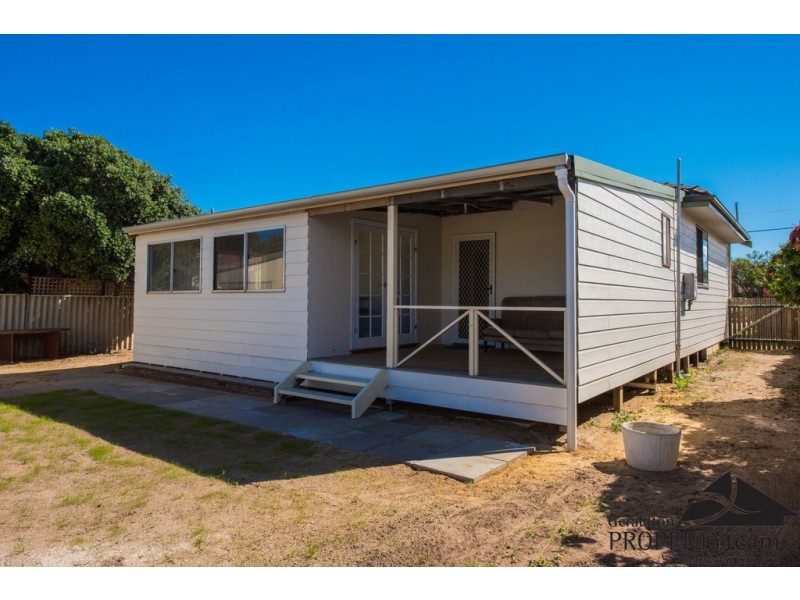 30 Whitfield Street, Beachlands WA 6530