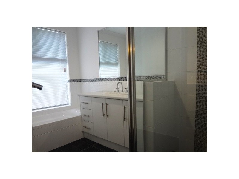 6 Tartan Place, Wandina WA 6530