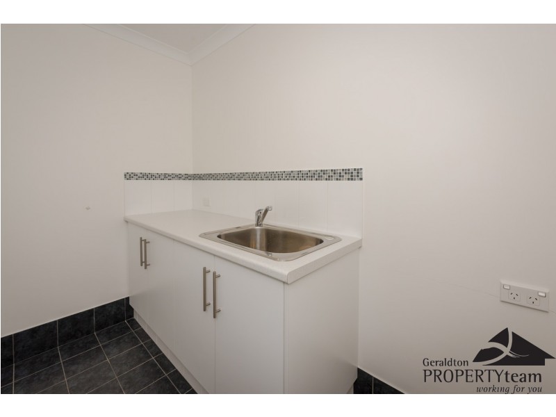 6 Tartan Place, Wandina WA 6530