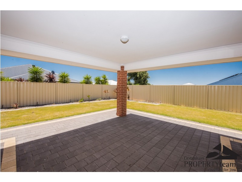 6 Tartan Place, Wandina WA 6530
