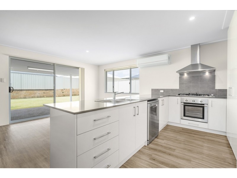 13 Beachcomber Hill, Glenfield WA 6532