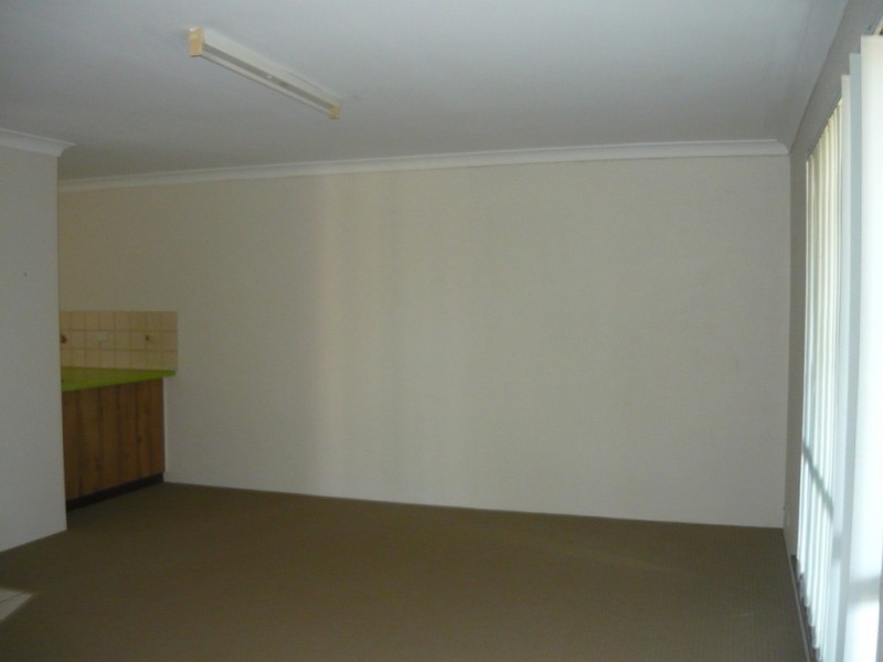 3/8 Weeks Court, Rangeway WA 6530