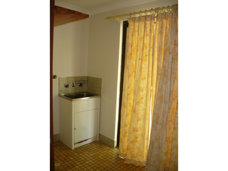 3/8 Weeks Court, Rangeway WA 6530