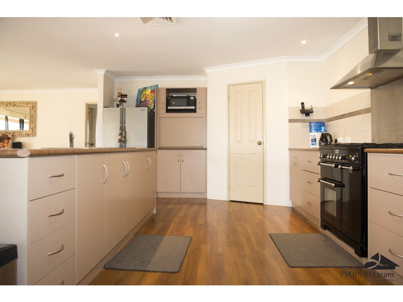 19 Awanui Street, Wandina WA 6530