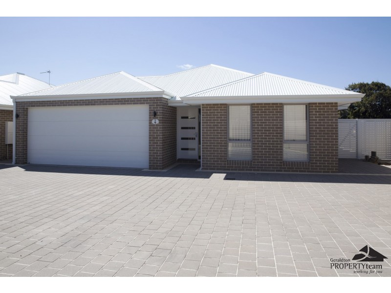 4/8 Stroud Street, Beachlands WA 6530