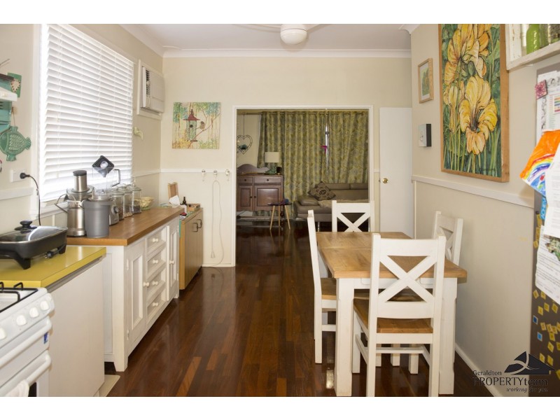 9 Whitfield Street, Beachlands WA 6530