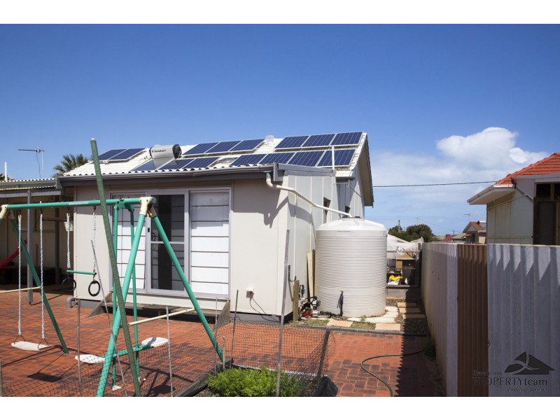 9 Whitfield Street, Beachlands WA 6530